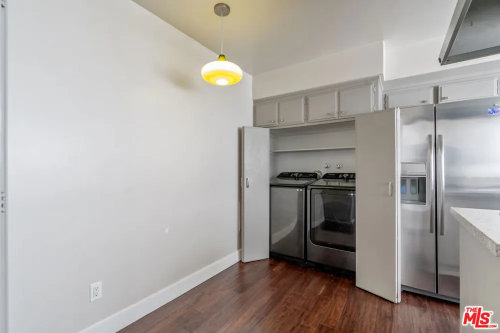 603 Doheny Drive #2B Beverly Hills, CA 90210