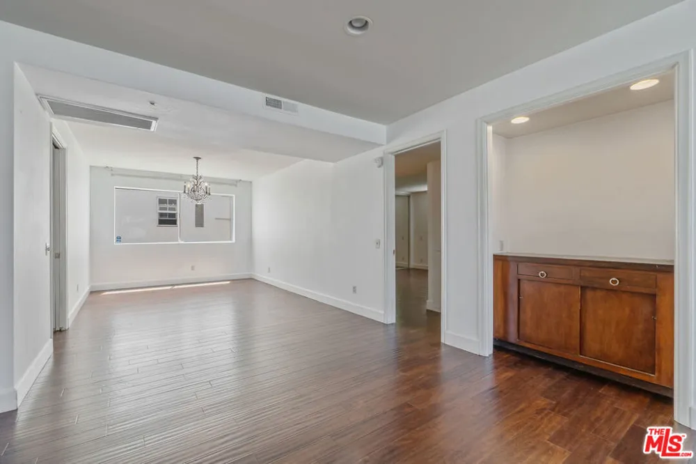 603 Doheny Drive #2B Beverly Hills, CA 90210
