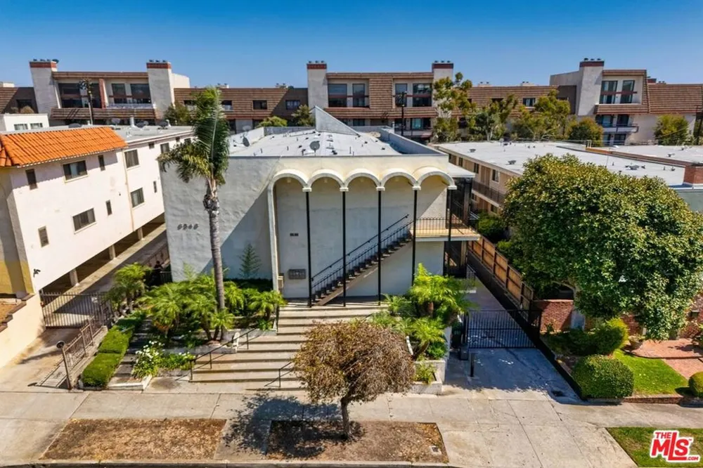 8346 Manitoba Street #11 Playa del Rey, CA 90293