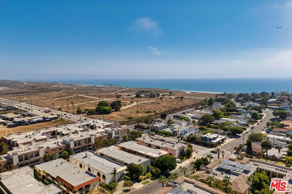 8346 Manitoba Street #11 Playa del Rey, CA 90293