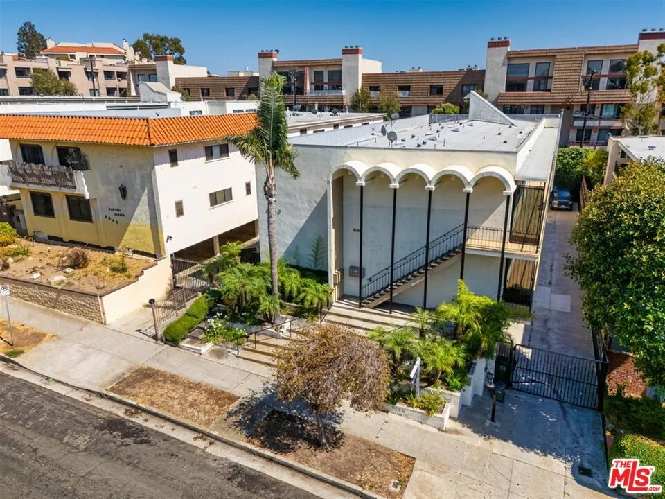 8346 Manitoba Street #11 Playa del Rey, CA 90293