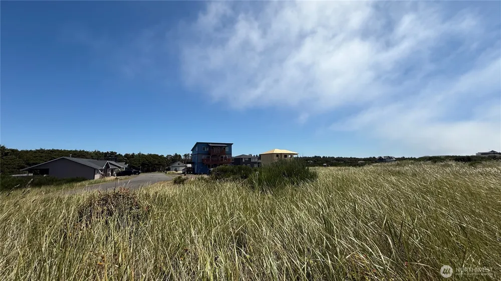 615 Dune Crest Loop Westport, WA 98595