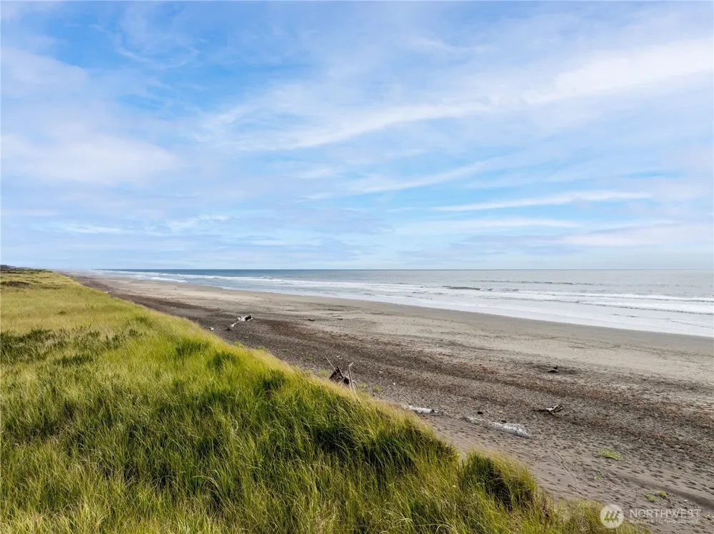 615 Dune Crest Loop Westport, WA 98595