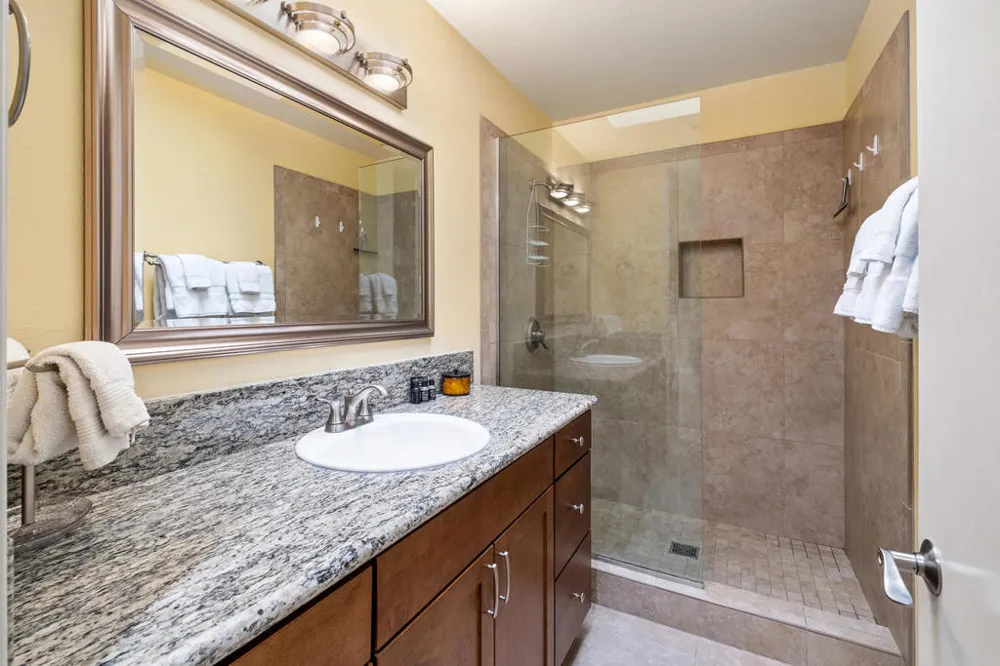 28827 Isleta Court Cathedral City, CA 92234