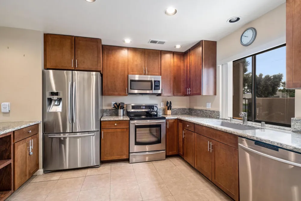 28827 Isleta Court Cathedral City, CA 92234