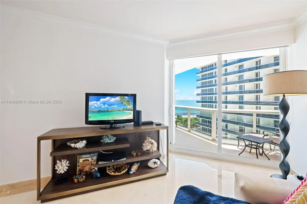 9595 Collins Ave #N7-D Surfside, FL 33154