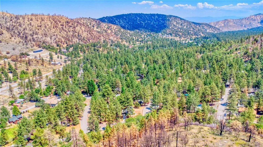 Flume Canyon Wrightwood, CA 92397