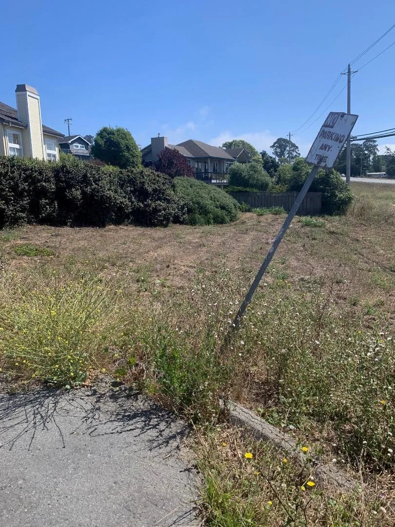 318 Coronado Avenue Half Moon Bay, CA 94019