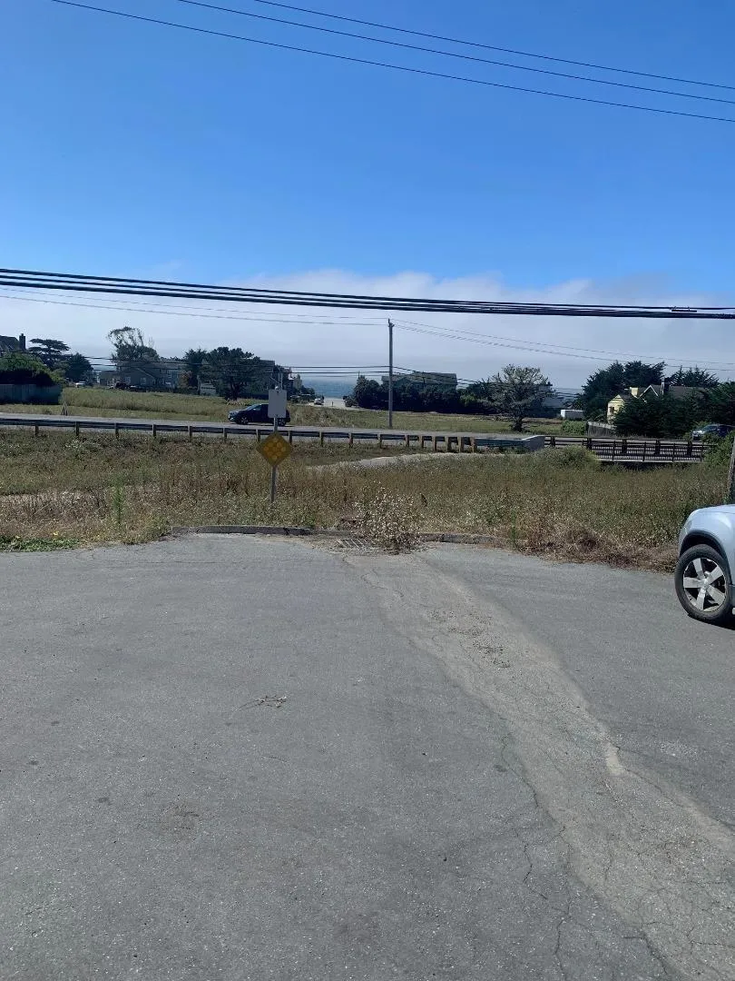 318 Coronado Avenue Half Moon Bay, CA 94019