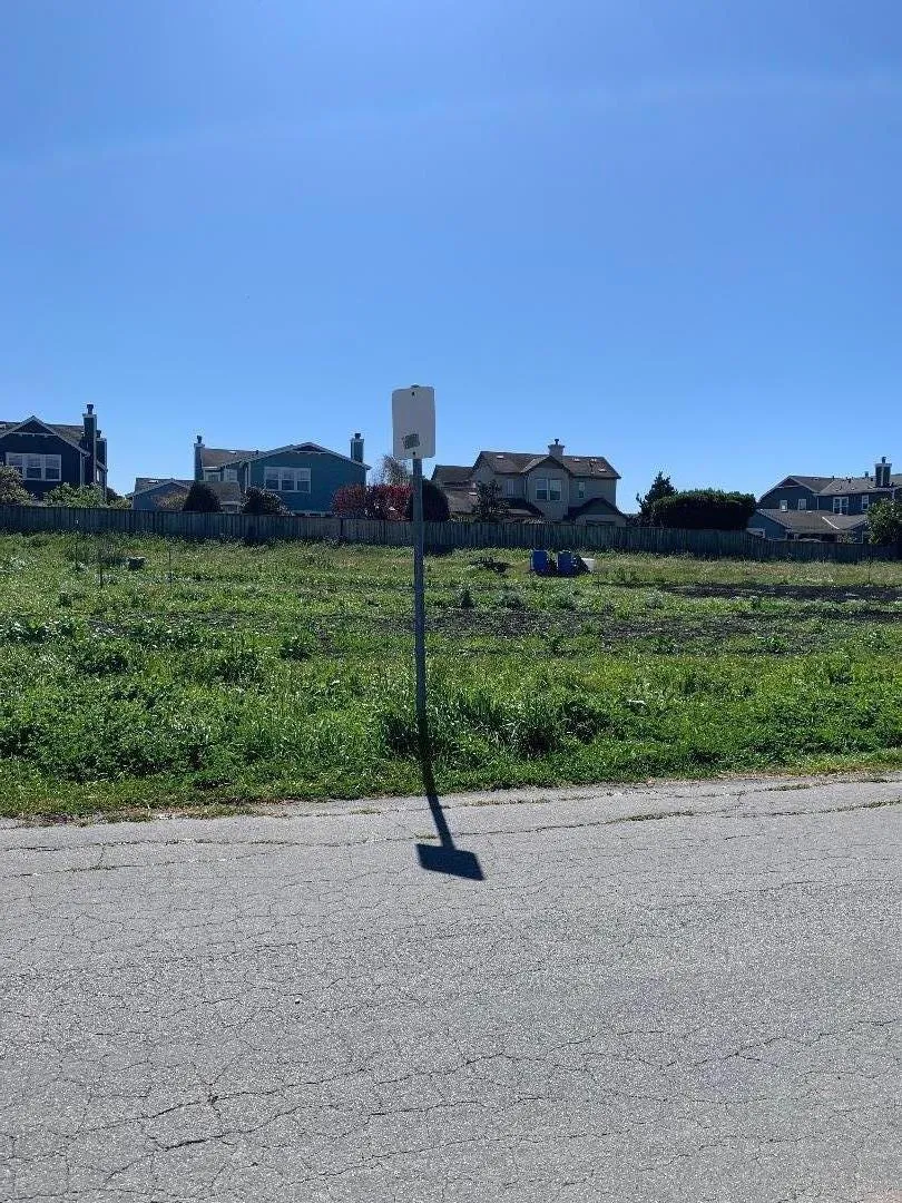 Magnolia Street Half Moon Bay, CA 94019