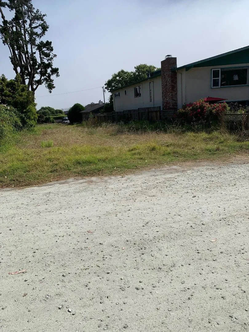 404 Lee Avenue Half Moon Bay, CA 94019