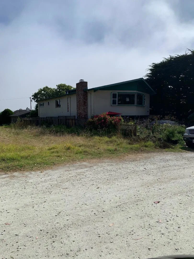 404 Lee Avenue Half Moon Bay, CA 94019