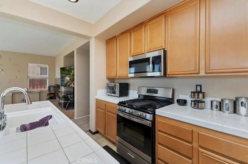 15165 Bluffside Lane Victorville, CA 92394