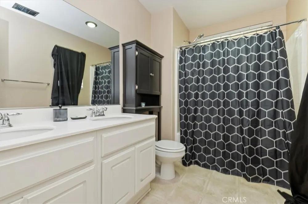 15165 Bluffside Lane Victorville, CA 92394