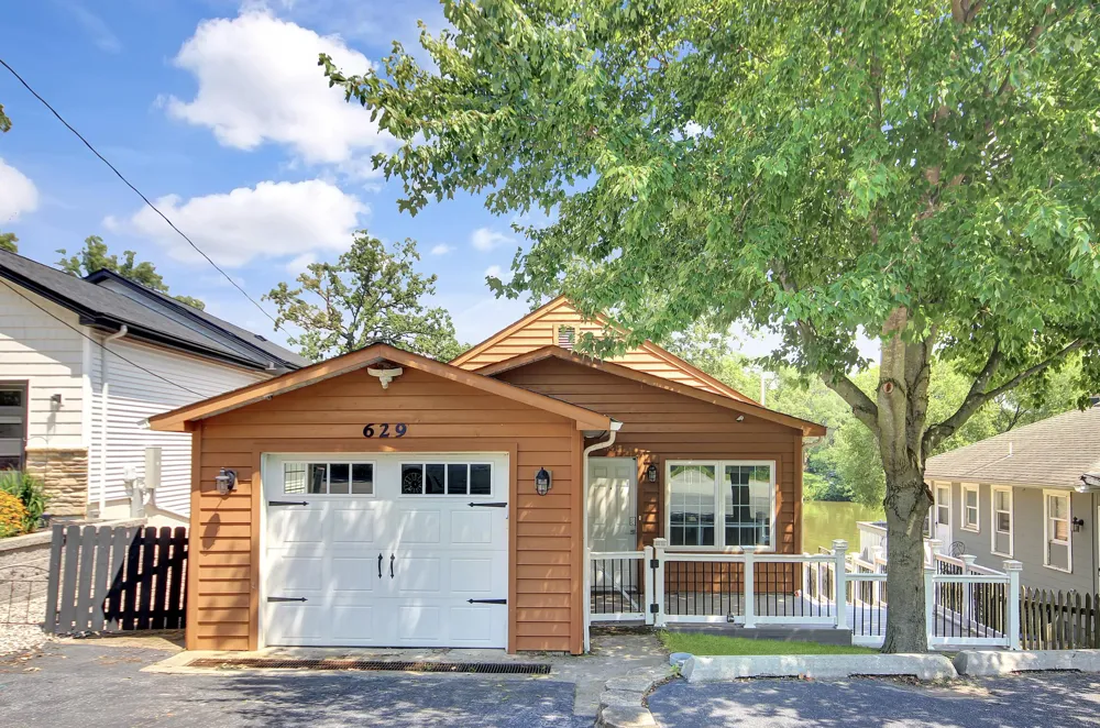 629 S Lakeview Drive Lowell, IN 46356