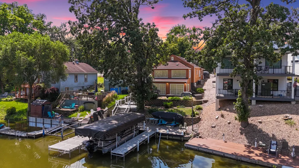 629 S Lakeview Drive Lowell, IN 46356