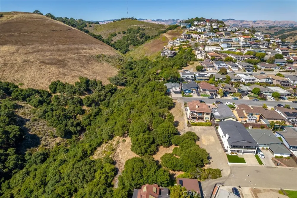 991 Visalia Street Pismo Beach, CA 93449