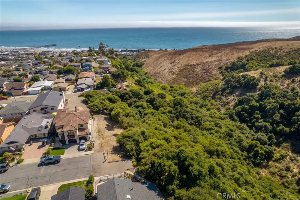 991 Visalia Street Pismo Beach, CA 93449