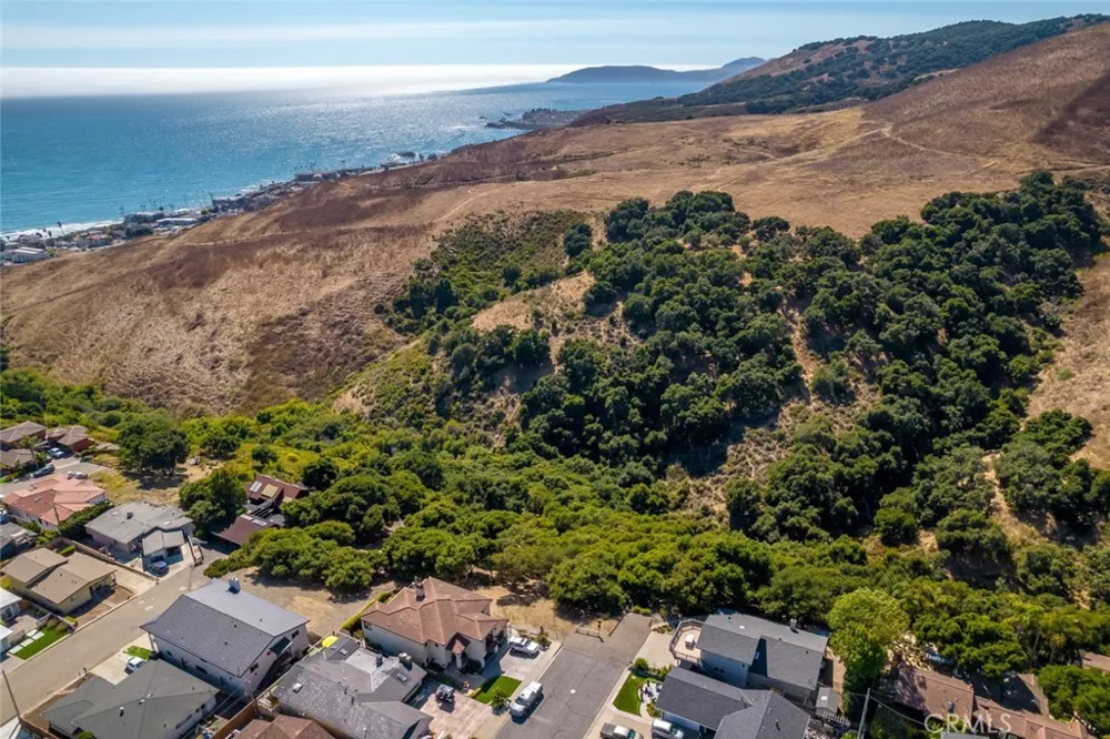 991 Visalia Street Pismo Beach, CA 93449