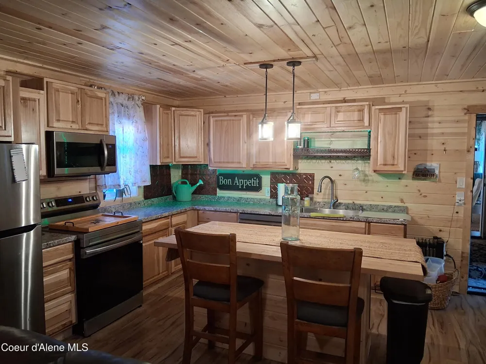 16 Elk Horn Clark Fork, ID 83811