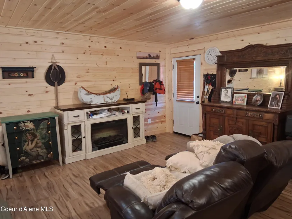 16 Elk Horn Clark Fork, ID 83811