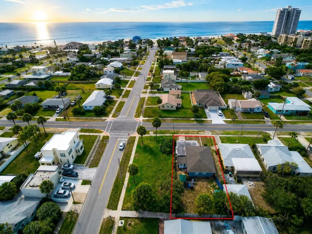 1517 GRANDVIEW AVENUE Daytona Beach, FL 32118