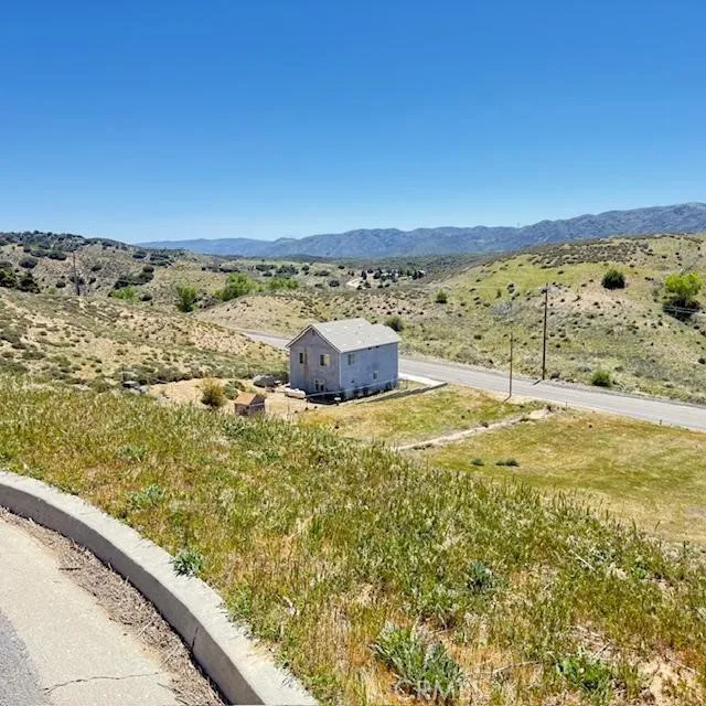 1 Johnson Road Lake Elizabeth, CA 93532