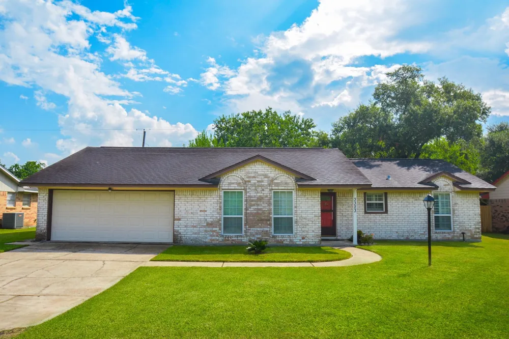 3323 Westview Street Shoreacres, TX 77571