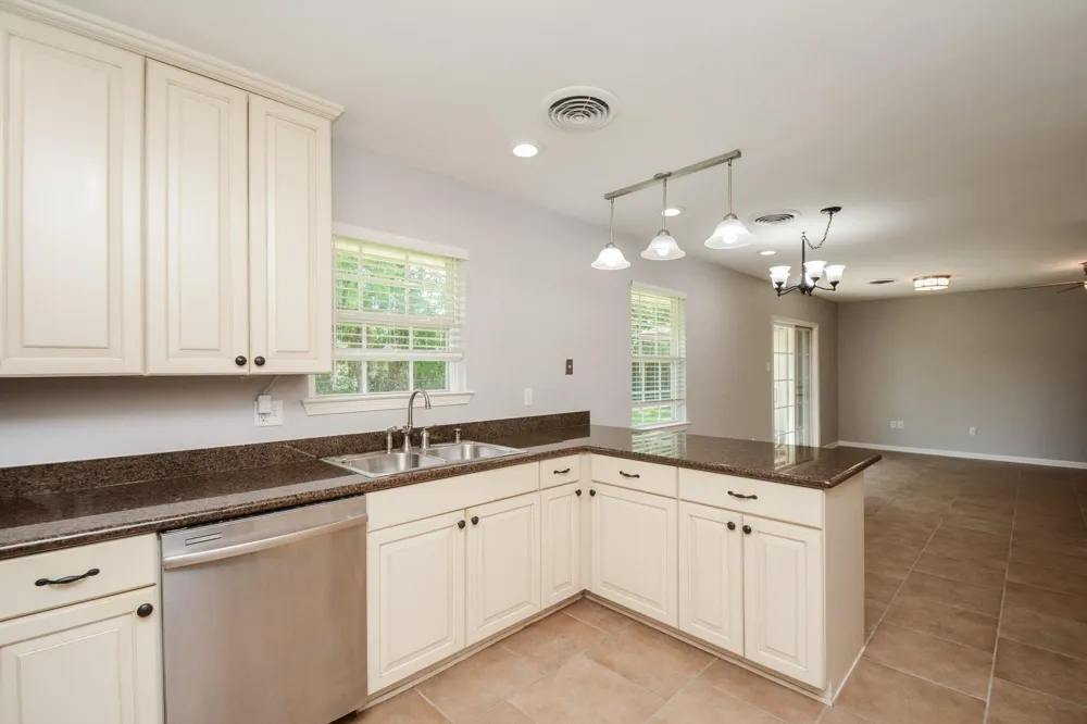 3323 Westview Street Shoreacres, TX 77571