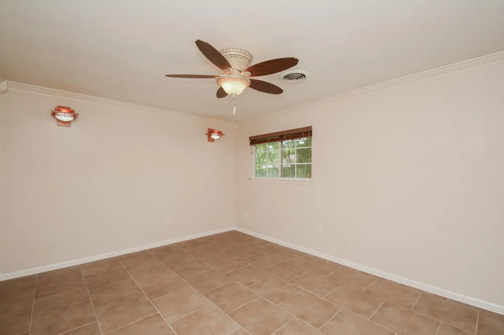 3323 Westview Street Shoreacres, TX 77571