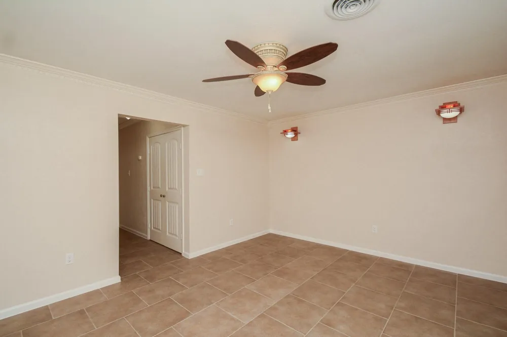 3323 Westview Street Shoreacres, TX 77571
