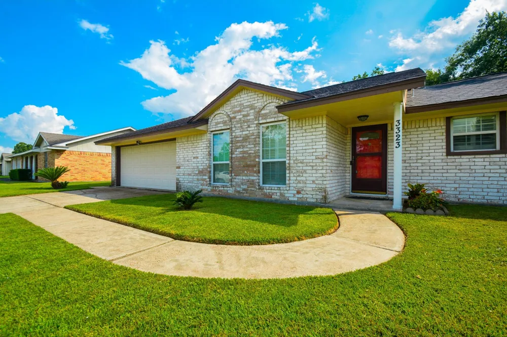 3323 Westview Street Shoreacres, TX 77571