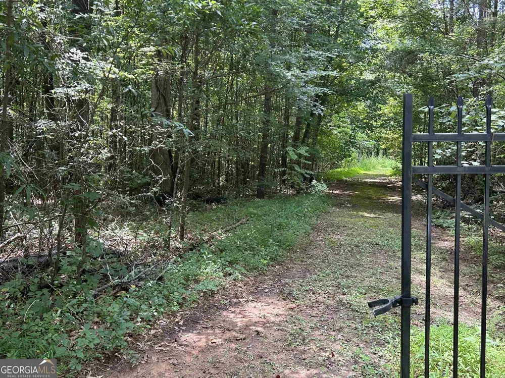4923 Amsler RD Ellenwood, GA 30294