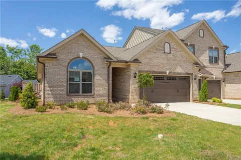 1095 Beechcraft Drive #140