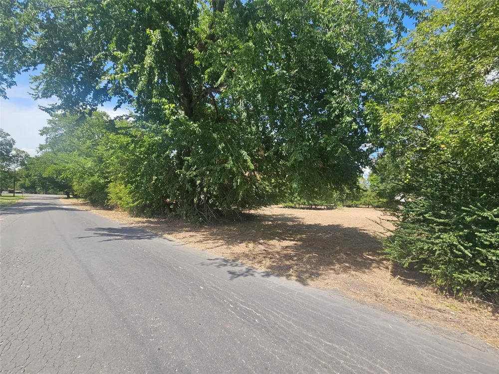 1 Henderson Boulevard Groesbeck, TX 76642