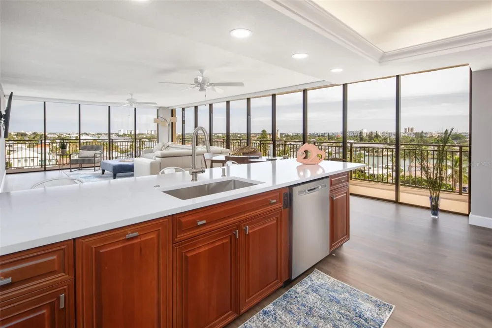 7650 BAYSHORE DRIVE #606 Treasure Island, FL 33706