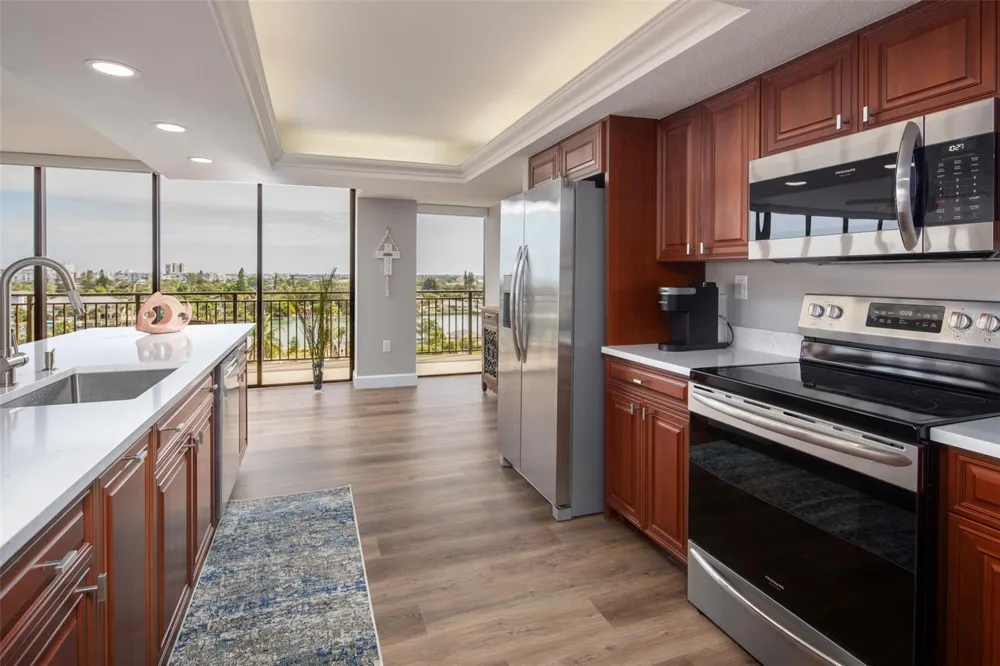 7650 BAYSHORE DRIVE #606 Treasure Island, FL 33706