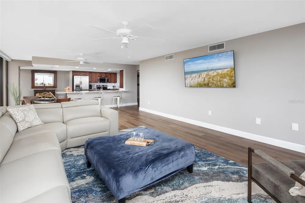 7650 BAYSHORE DRIVE #606 Treasure Island, FL 33706