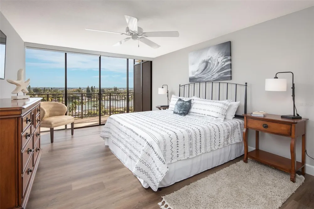 7650 BAYSHORE DRIVE #606 Treasure Island, FL 33706