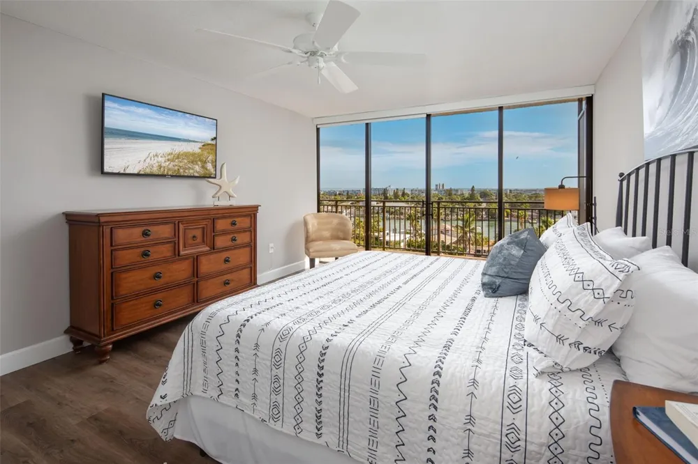 7650 BAYSHORE DRIVE #606 Treasure Island, FL 33706