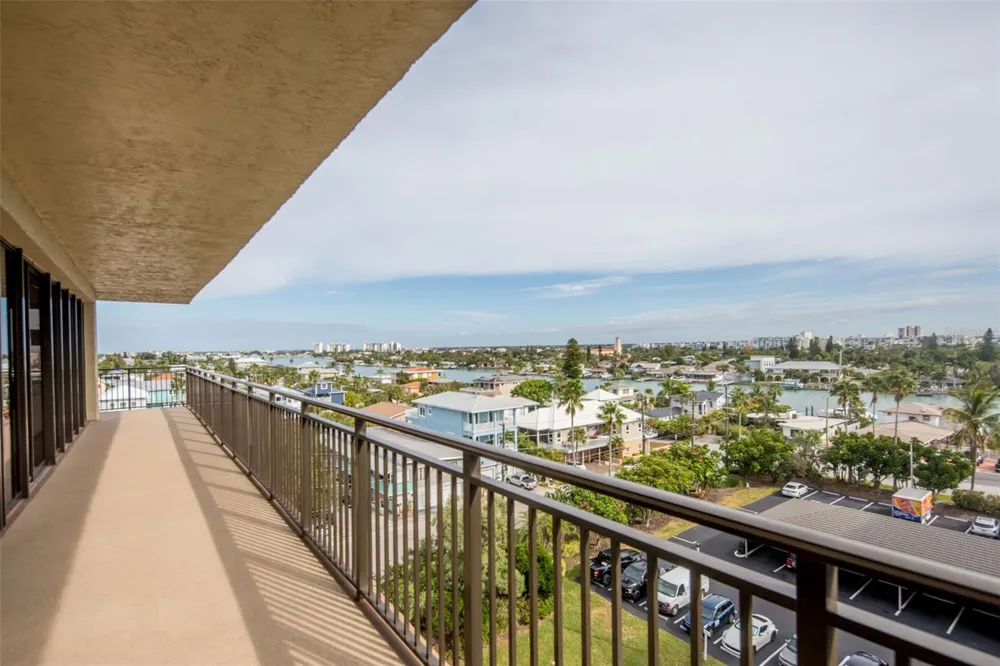 7650 BAYSHORE DRIVE #606 Treasure Island, FL 33706