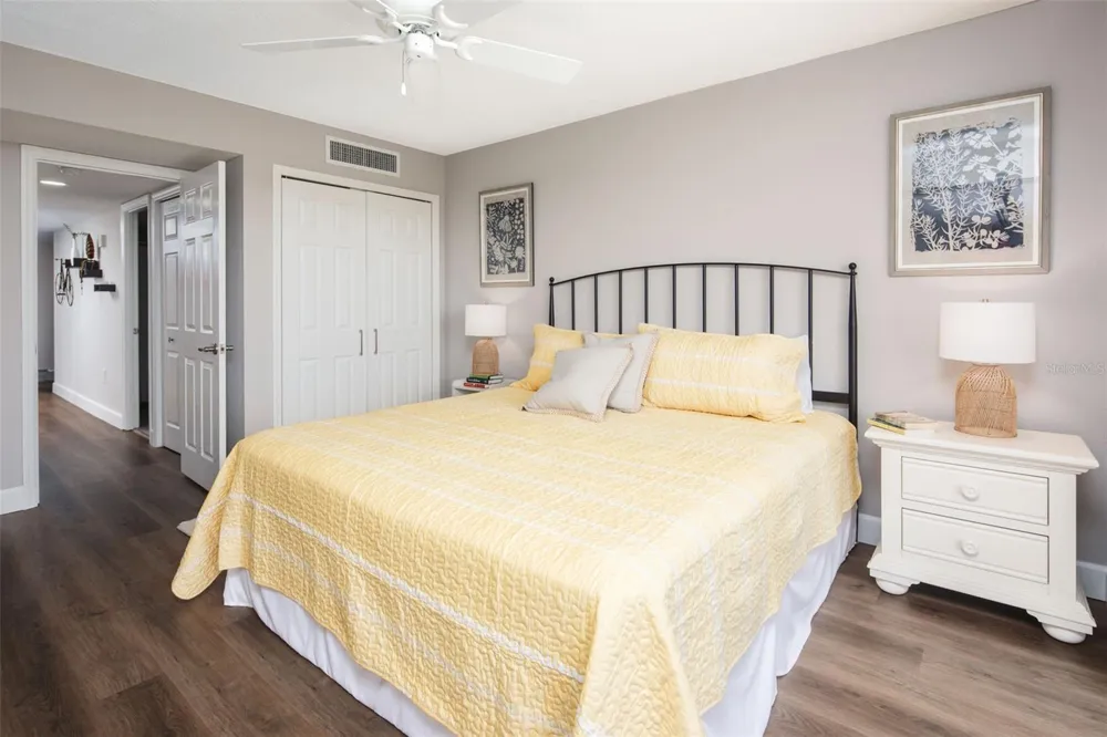 7650 BAYSHORE DRIVE #606 Treasure Island, FL 33706