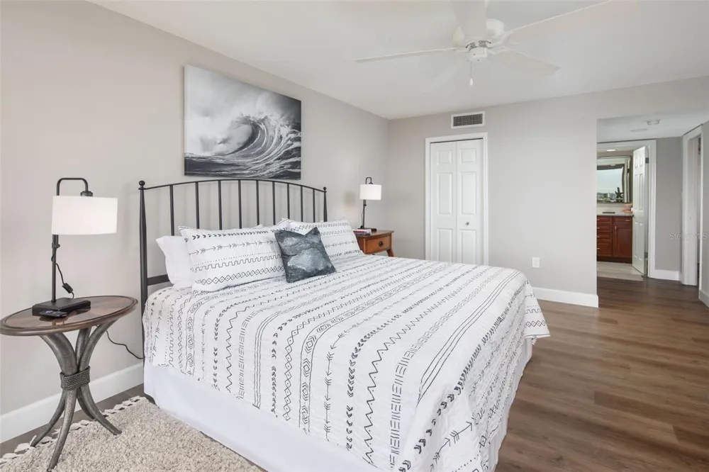 7650 BAYSHORE DRIVE #606 Treasure Island, FL 33706