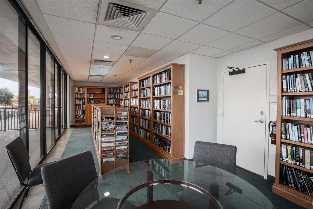 7650 BAYSHORE DRIVE #606 Treasure Island, FL 33706