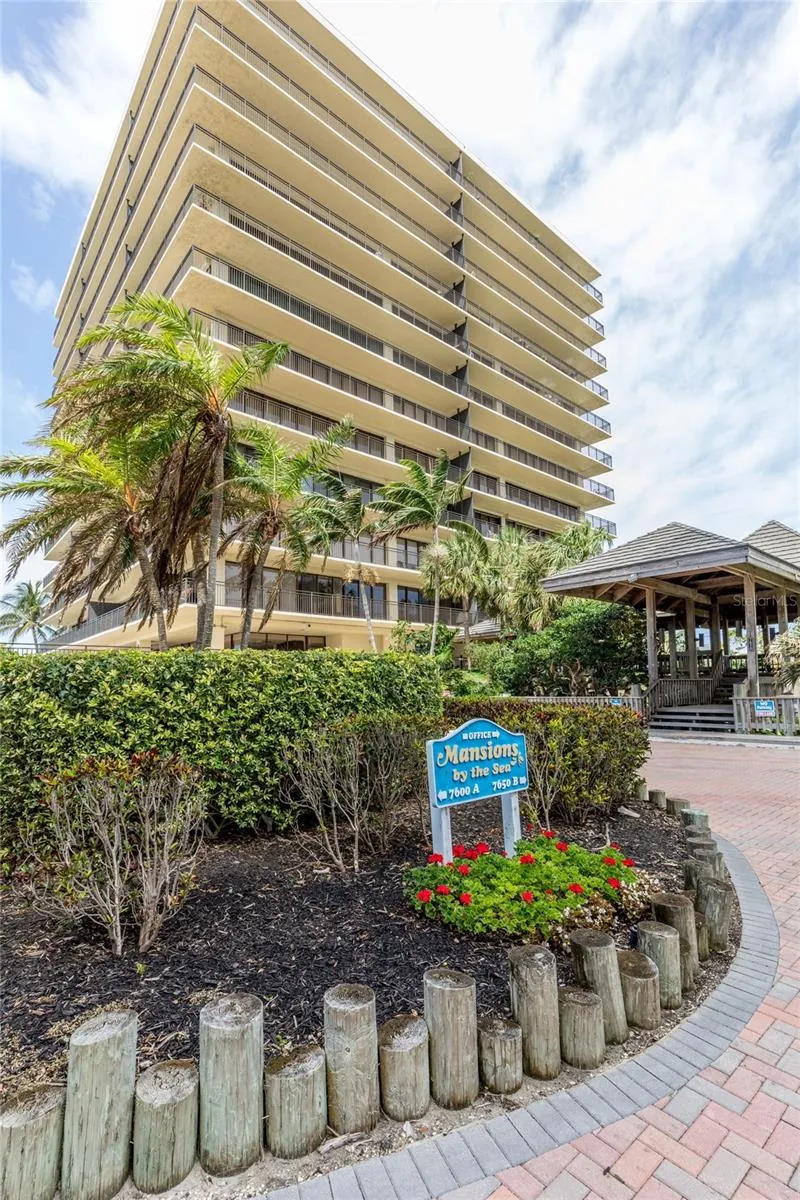 7650 BAYSHORE DRIVE #606 Treasure Island, FL 33706