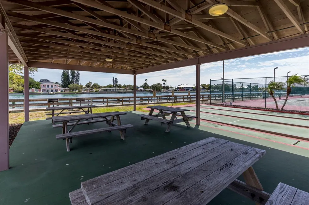 7650 BAYSHORE DRIVE #606 Treasure Island, FL 33706