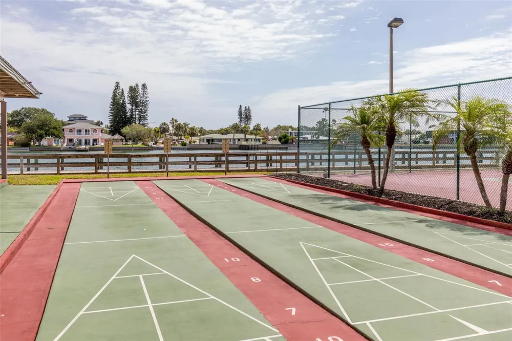 7650 BAYSHORE DRIVE #606 Treasure Island, FL 33706