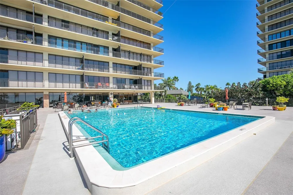 7650 BAYSHORE DRIVE #606 Treasure Island, FL 33706