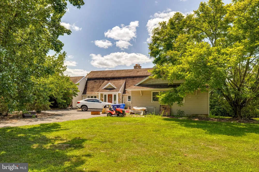 36 WHITE PINE ROAD Chesterfield, NJ 08515