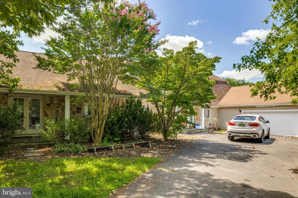 36 WHITE PINE ROAD Chesterfield, NJ 08515
